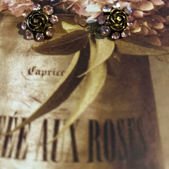 Avon vintage Gold plated earrings with pink CZ diamond studded earrings - Picture 4 of 13